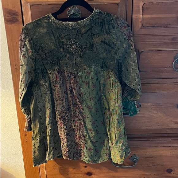 Vintage-Inspired Floral Blouse in Green by Young Threads NWT - Picture 5 of 9